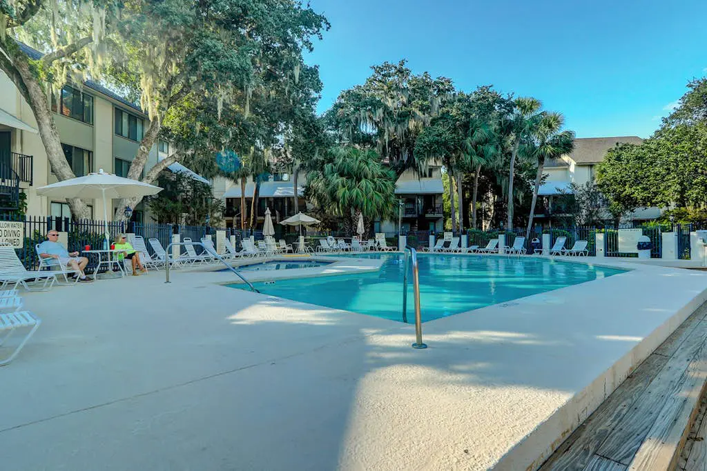 Updated Villa - Close to Coligny Plaza and Beach Access