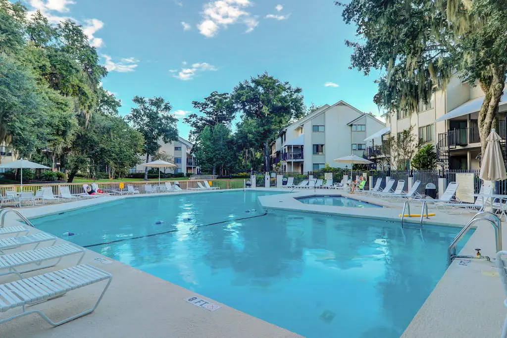 Updated Villa - Close to Coligny Plaza and Beach Access