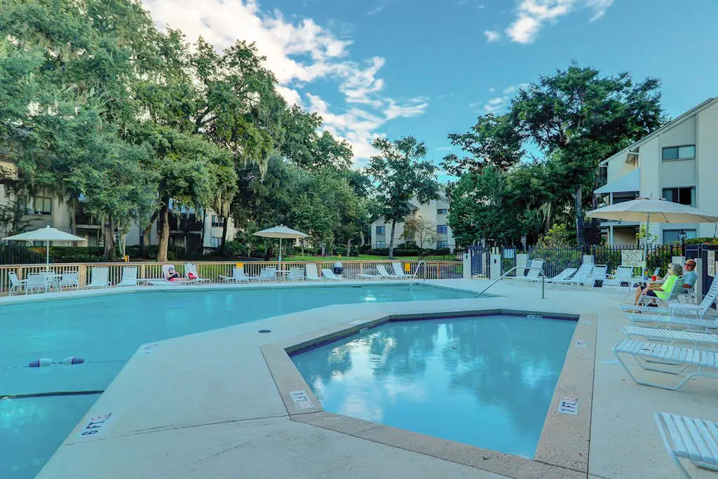 Updated Villa - Close to Coligny Plaza and Beach Access