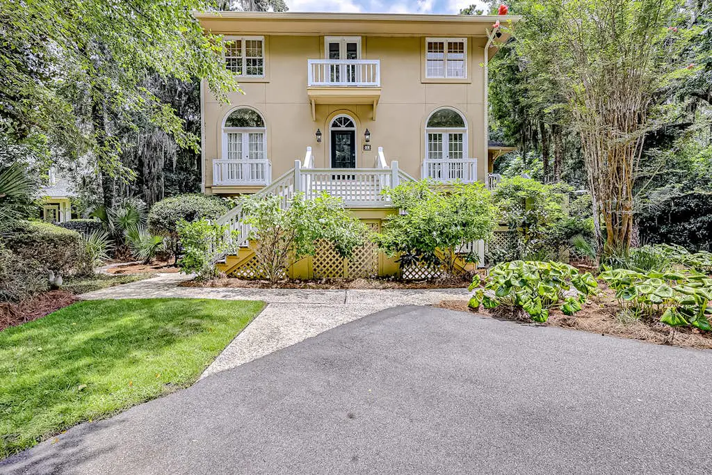 French Home on Golf Course Private Pool & Hot Tub