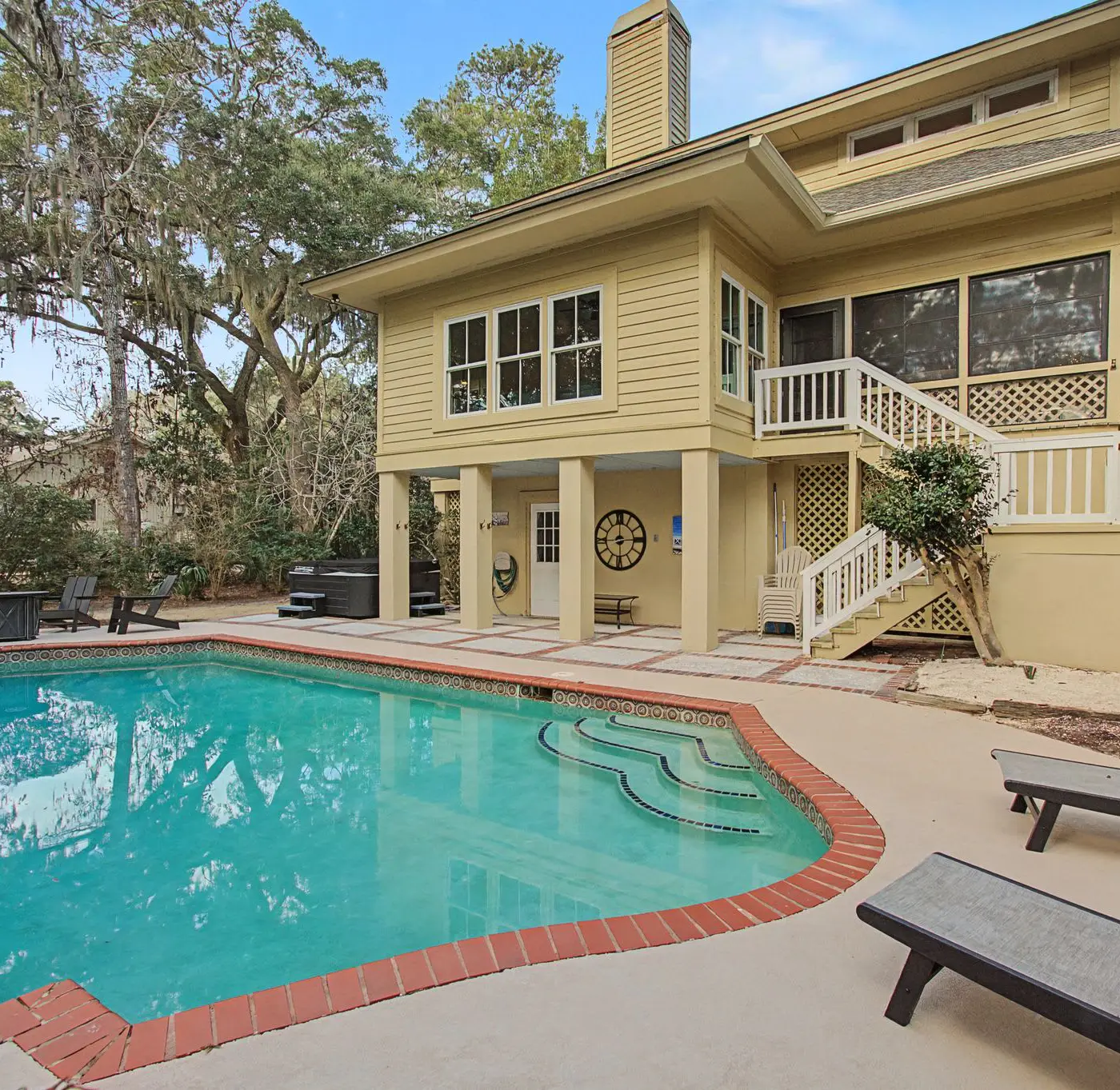 French Home on Golf Course Private Pool & Hot Tub
