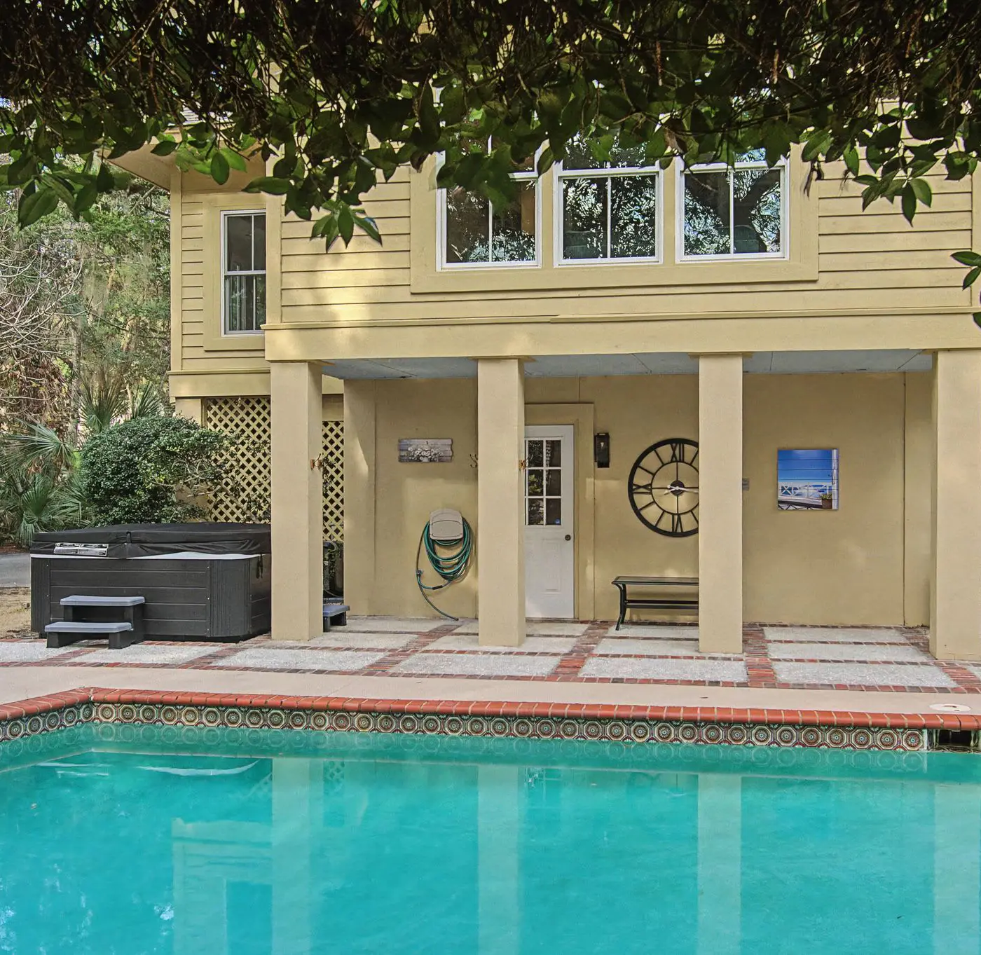 French Home on Golf Course Private Pool & Hot Tub