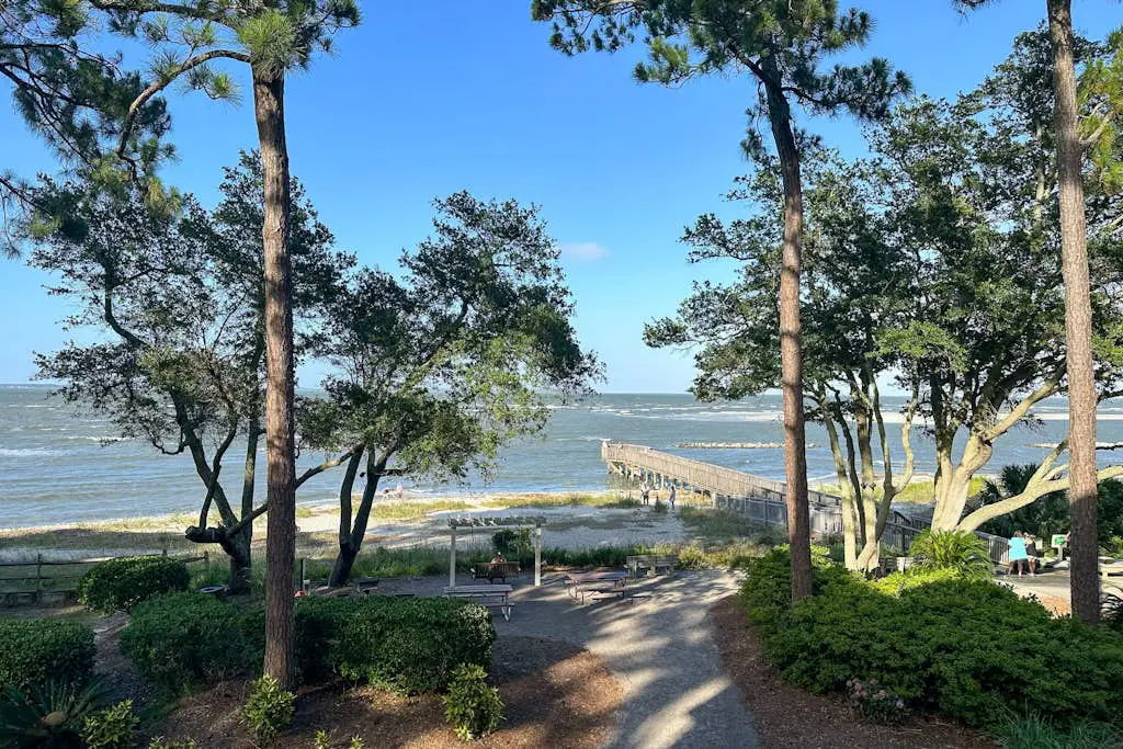 Water front Condo| Pools, Tennis, Fitness Center | Walk 5 Minutes to Beach