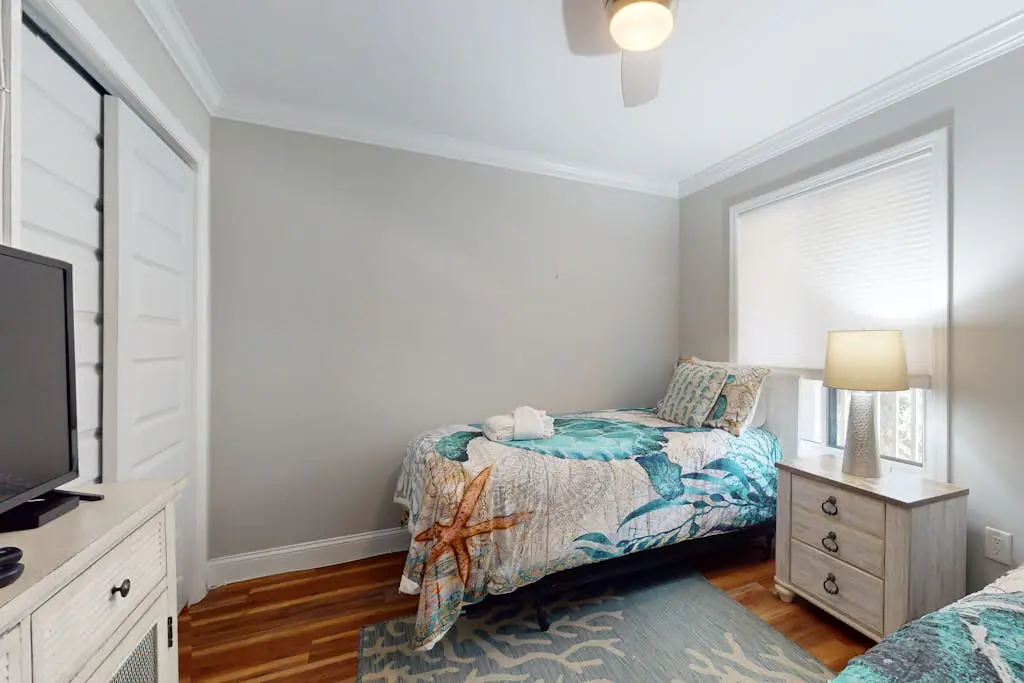 Coastal condo with indoor and outdoor pool, tennis and pickleball courts