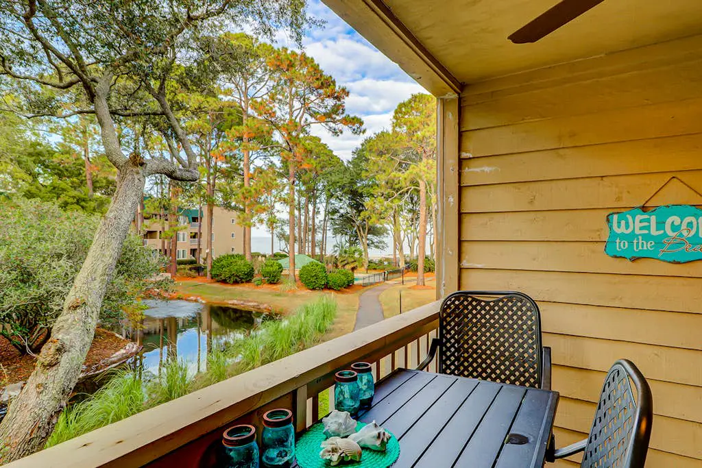 Coastal condo with indoor and outdoor pool, tennis and pickleball courts