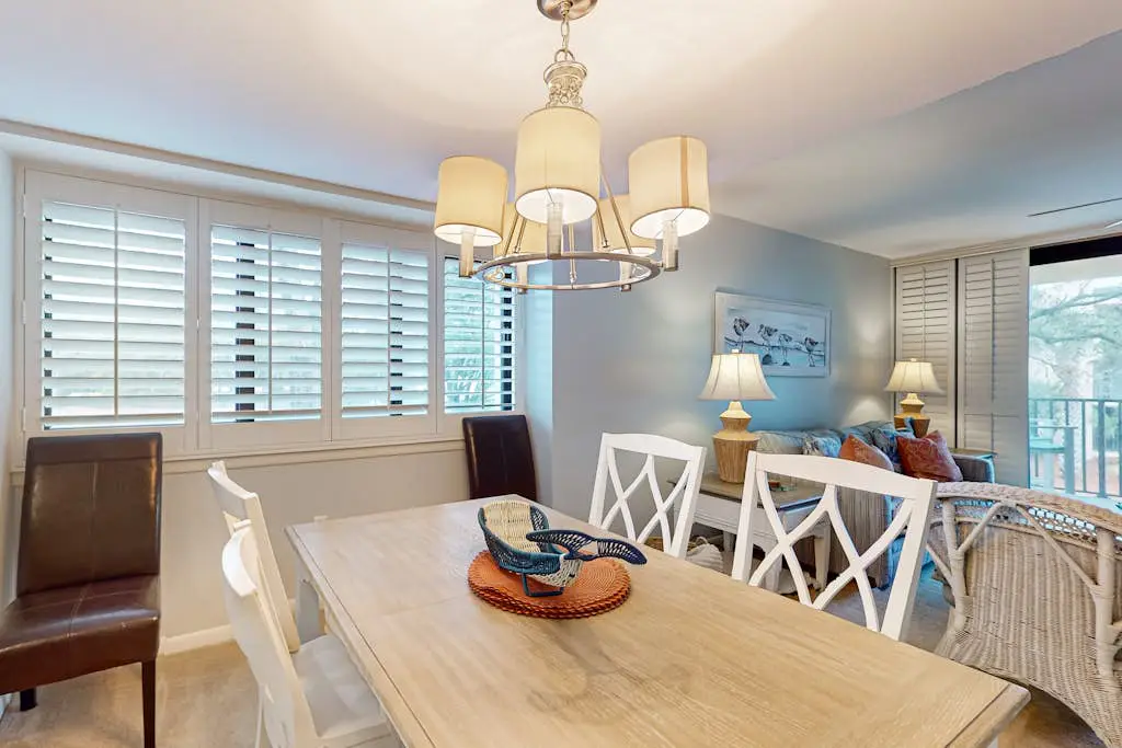 2 bedroom condo with pools, hot tub,  pickleball, tennis - near beach