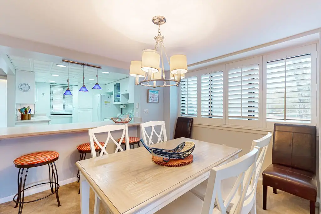 2 bedroom condo with pools, hot tub,  pickleball, tennis - near beach