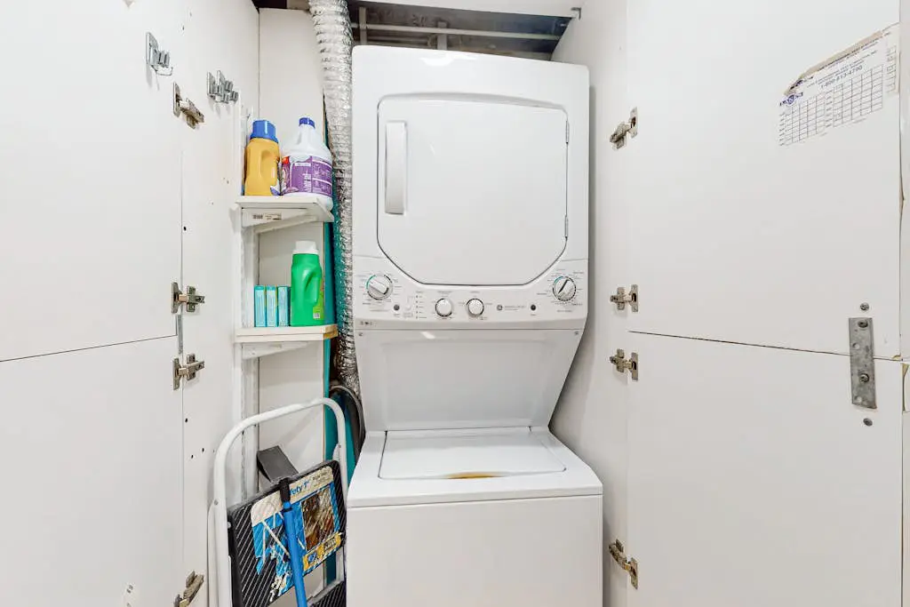 2 bedroom condo with pools, hot tub,  pickleball, tennis - near beach