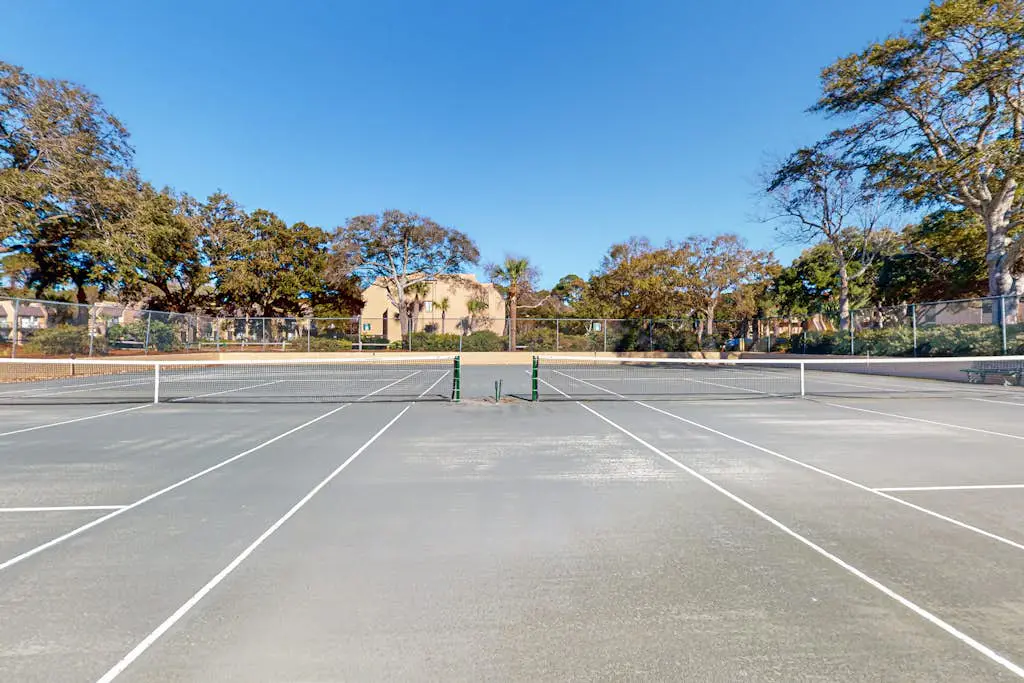 2 bedroom condo with pools, hot tub,  pickleball, tennis - near beach