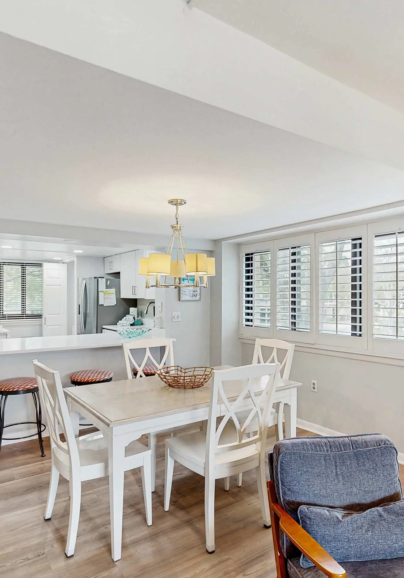 2 bedroom condo with pools, hot tub,  pickleball, tennis - near beach