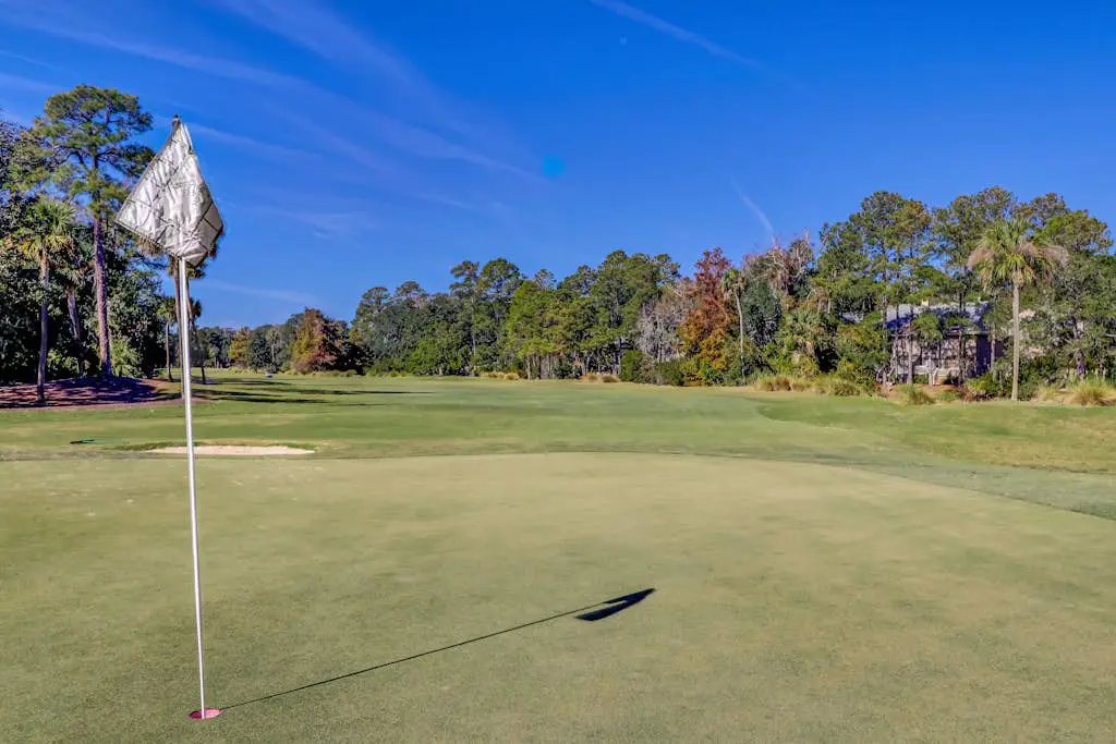 Splendid condo,  pool, full kitchen, & patio