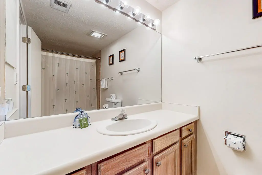 Close to beach with pool, tennis, pool  & private balcony