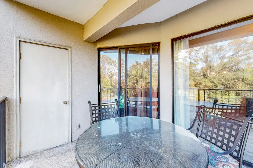 Close to beach with pool, tennis, pool  & private balcony