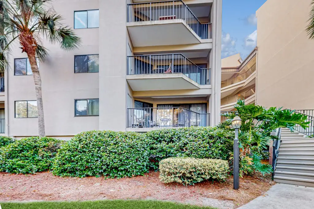 Close to beach with pool, tennis, pool  & private balcony