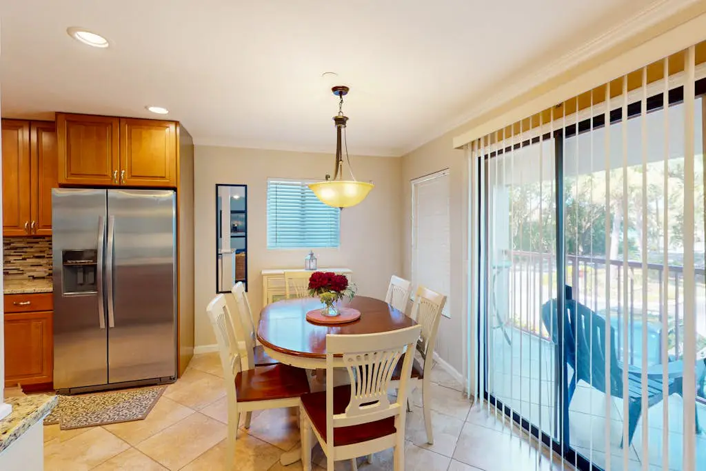 1st-floor snowbird friendly condo near beach w/ pool, tennis, and pickleball
