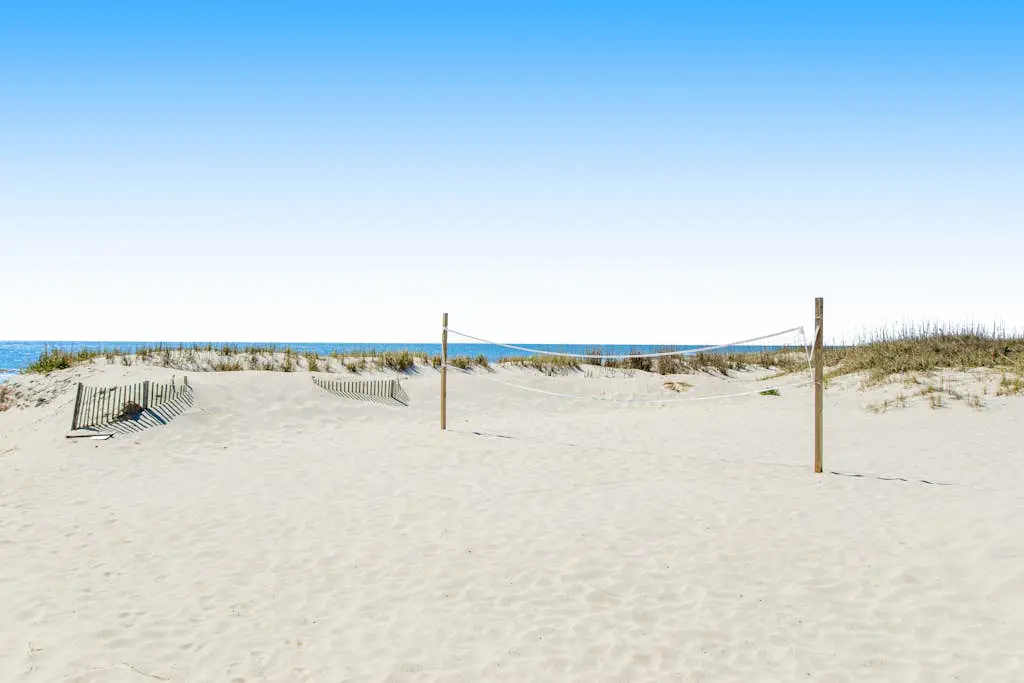 1st-floor snowbird friendly condo near beach w/ pool, tennis, and pickleball