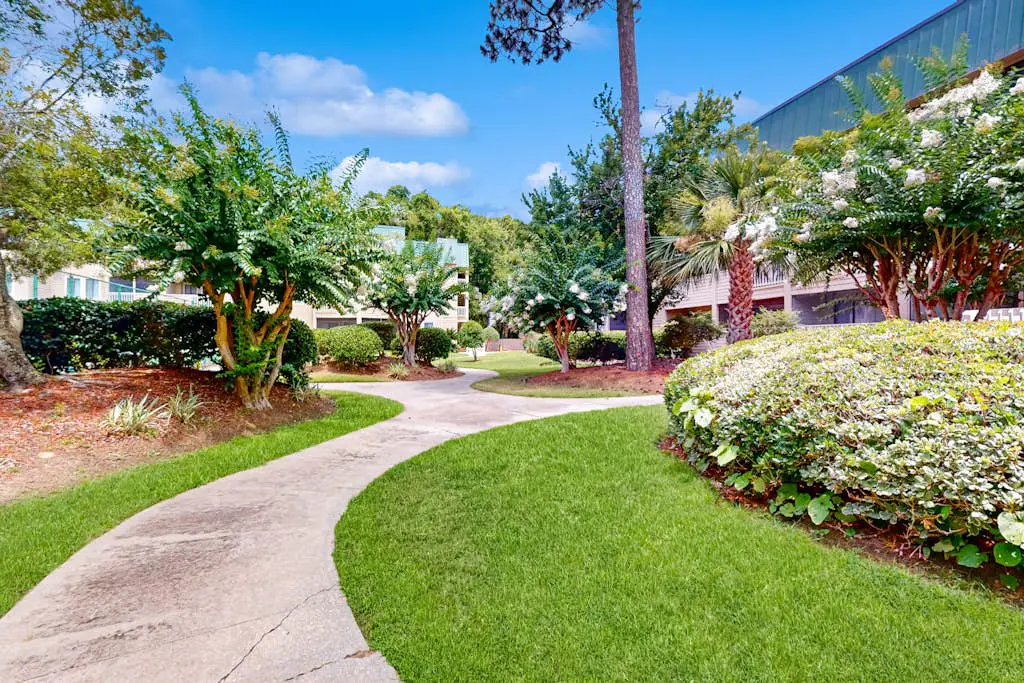 1st floor condo with pool, tennis, patio & washer/dryer