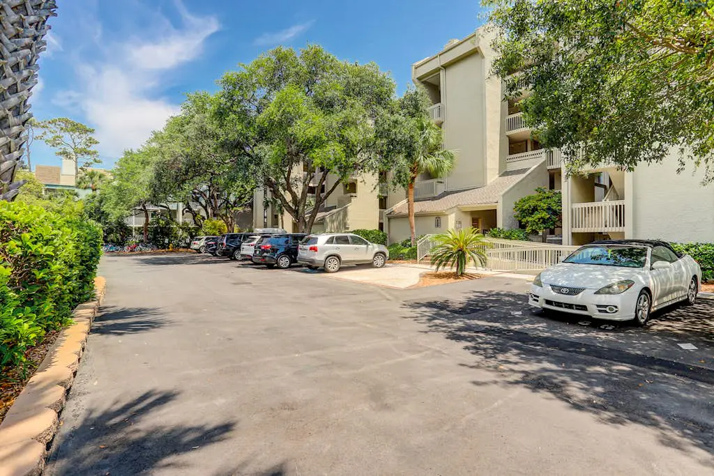First Floor Condo near the beach with beach gear, washer/dryer, and pool