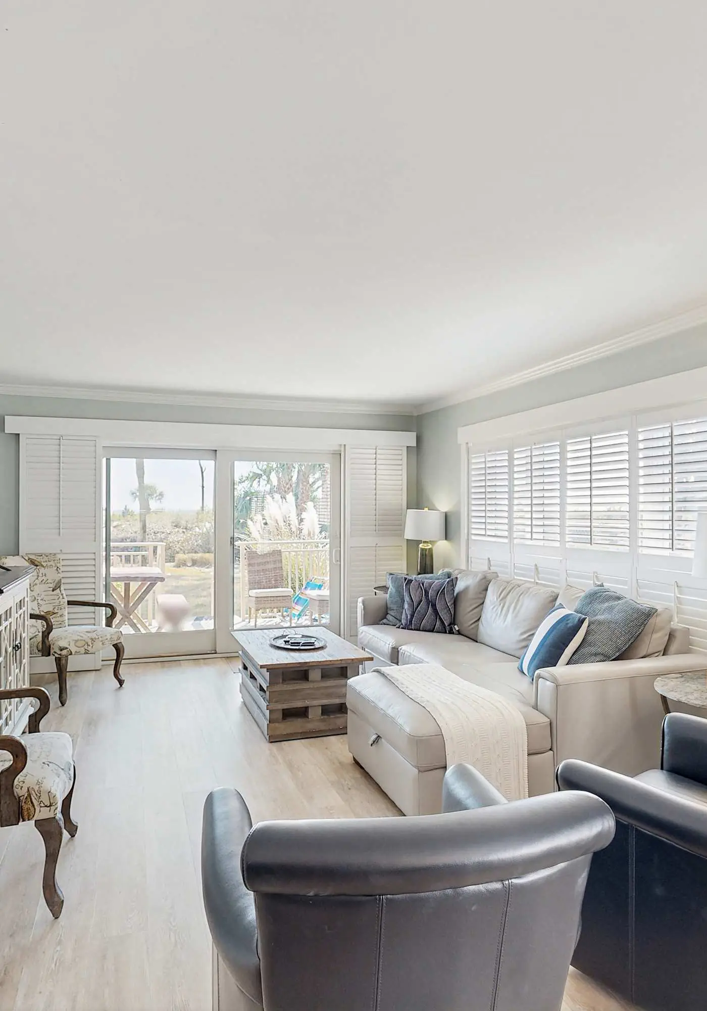 First Floor Condo near the beach with beach gear, washer/dryer, and pool