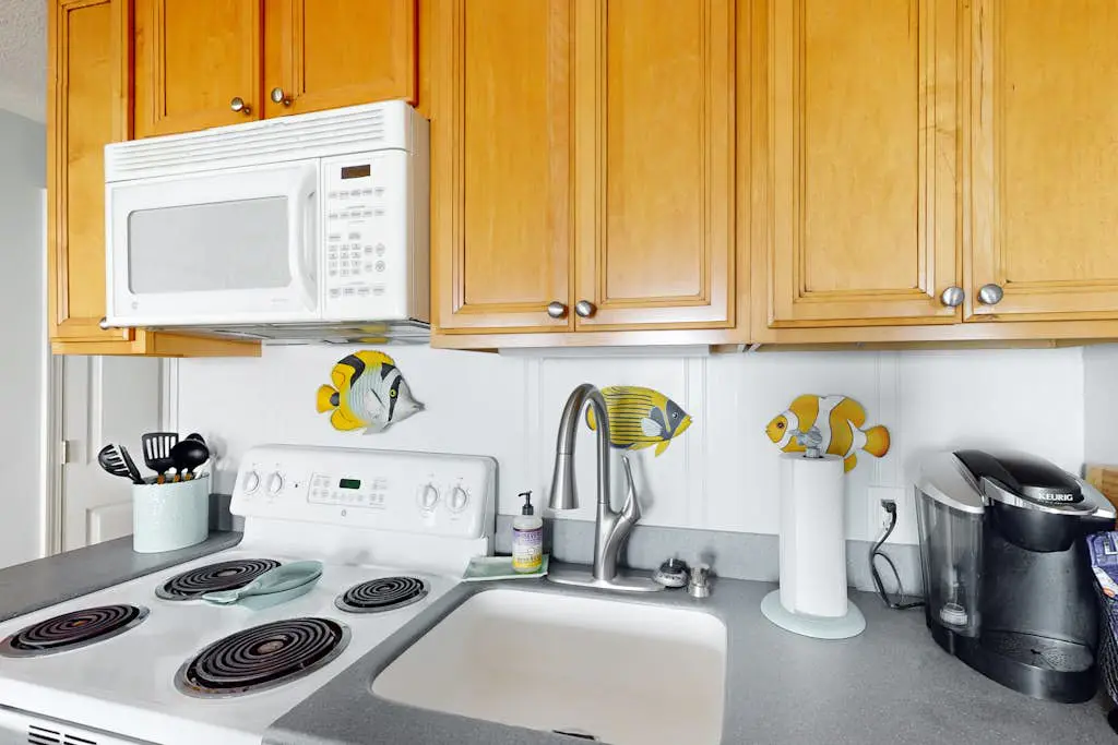Direct Ocean View Condo with balcony, pools, tennis, pickleball