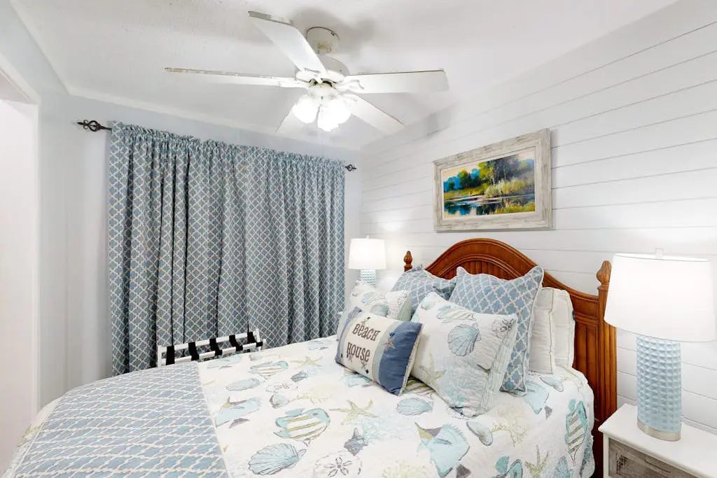 Direct Ocean View Condo with balcony, pools, tennis, pickleball