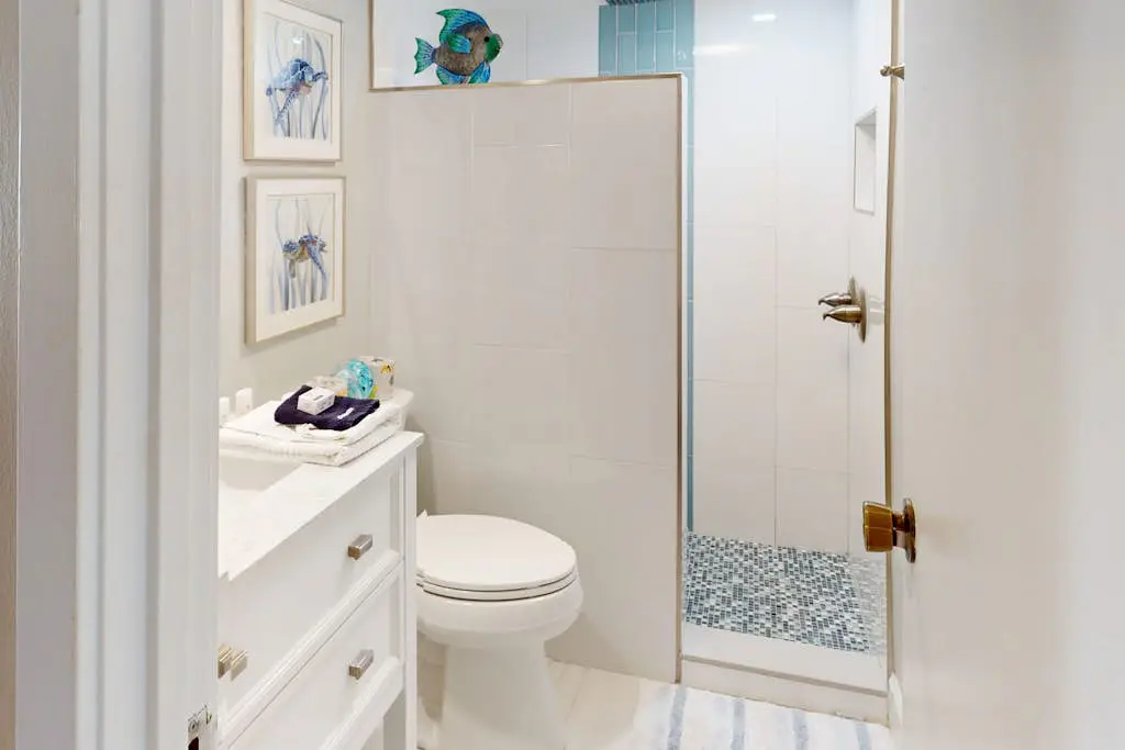 Palmetto Dunes condo w/ shared pool, private W/D + beach access