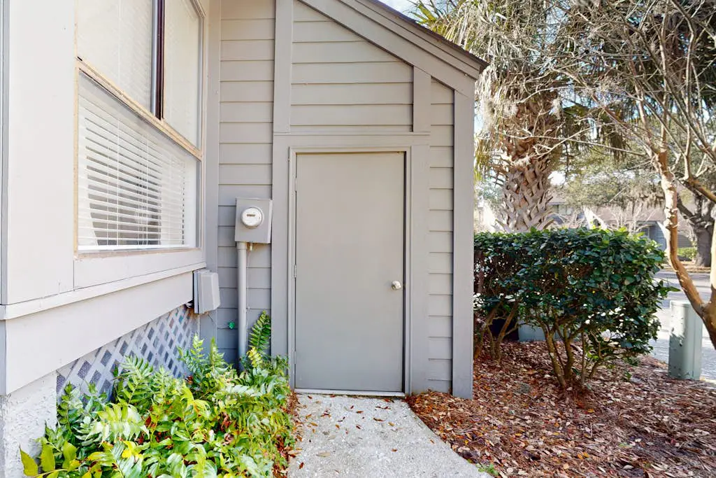 Palmetto Dunes condo w/ shared pool, private W/D + beach access