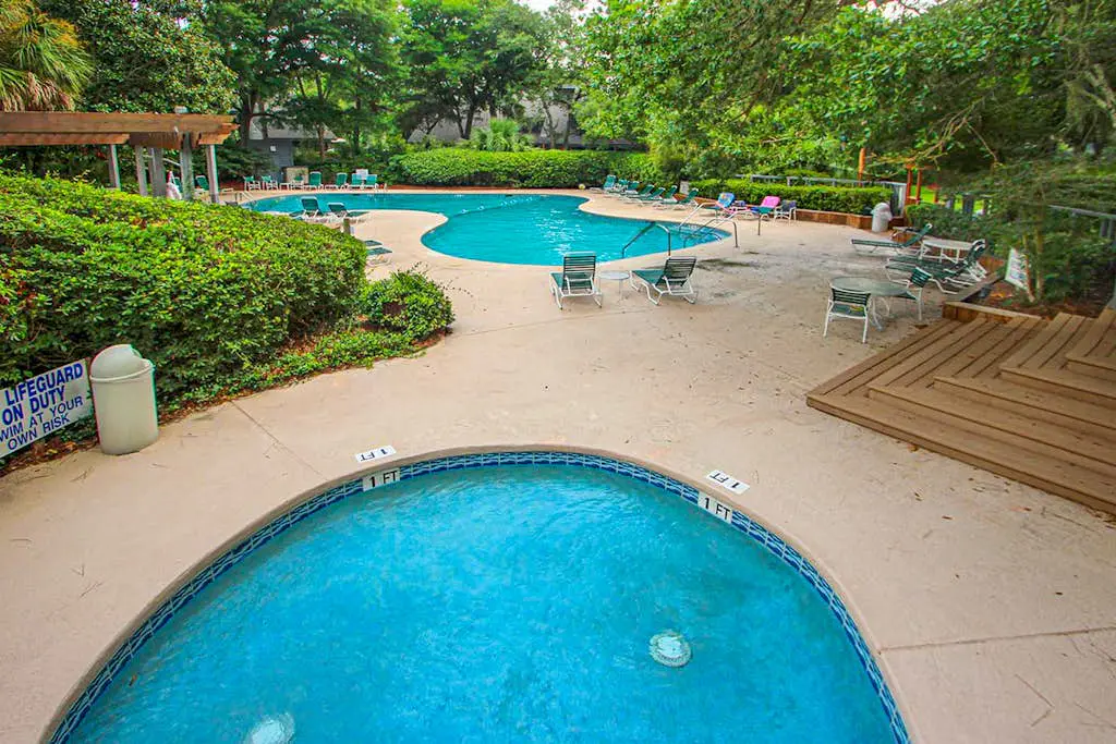 Palmetto Dunes condo w/ shared pool, private W/D + beach access