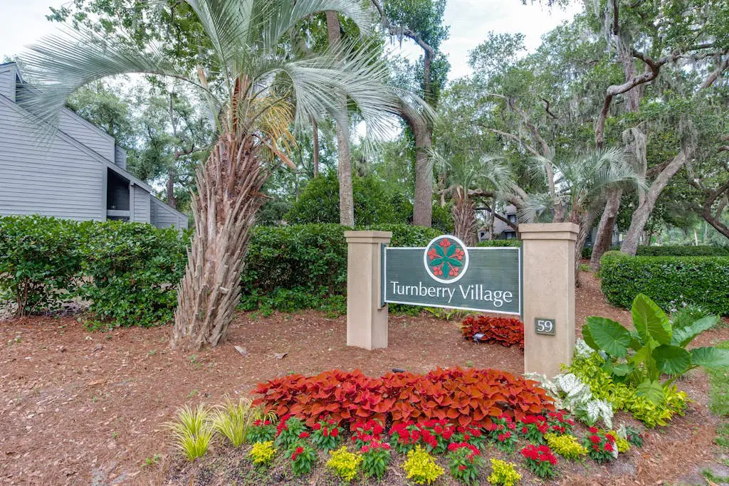 Palmetto Dunes condo w/ shared pool, private W/D + beach access