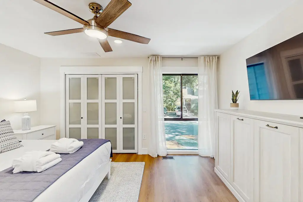 George Fazio Golf Course front condo w/ beach access & on-site pool and tennis