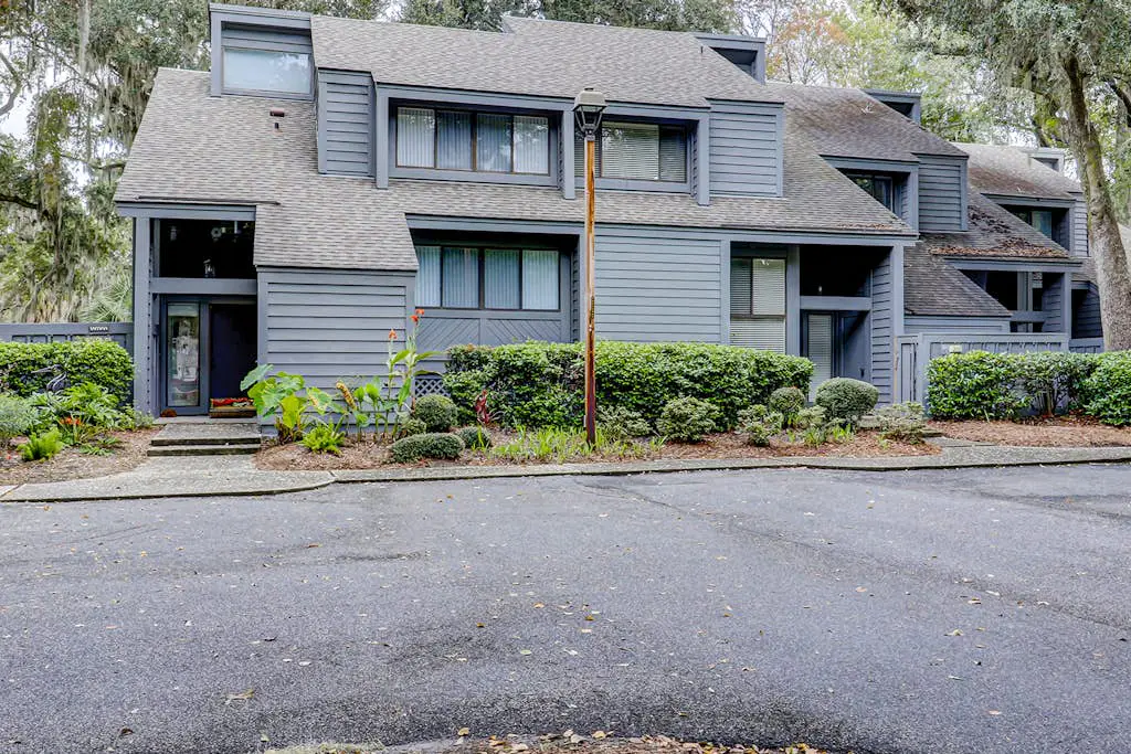 George Fazio Golf Course front condo w/ beach access & on-site pool and tennis