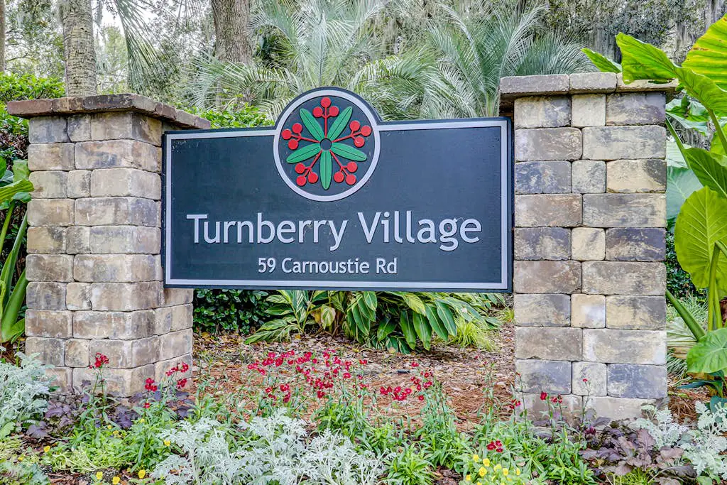 George Fazio Golf Course front condo w/ beach access & on-site pool and tennis