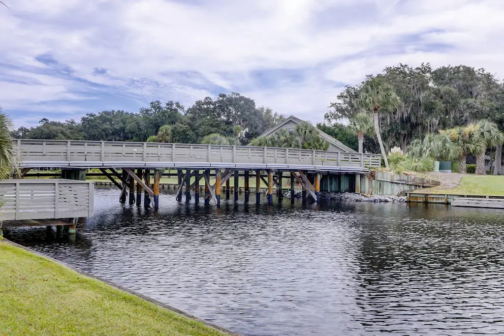 George Fazio Golf Course front condo w/ beach access & on-site pool and tennis