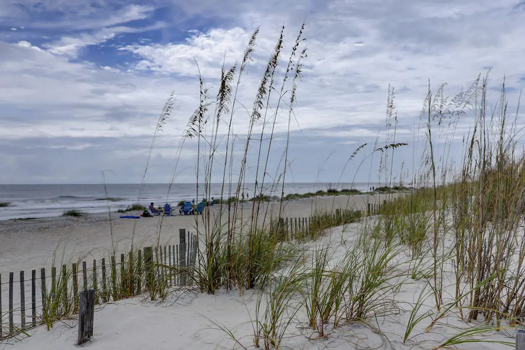 George Fazio Golf Course front condo w/ beach access & on-site pool and tennis
