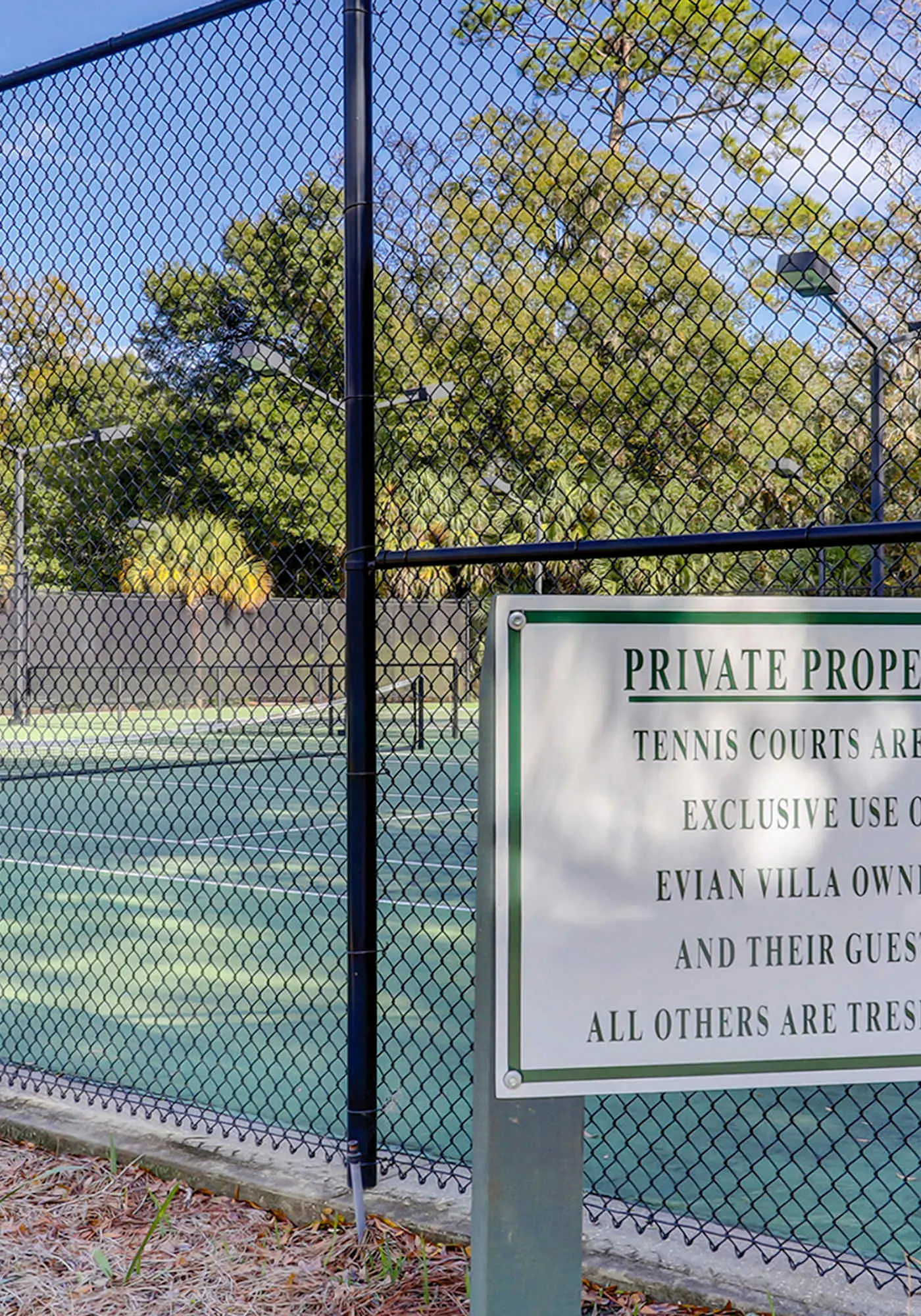 Dog-Friendly with pool, tennis, covered deck, beach nearby + golf views