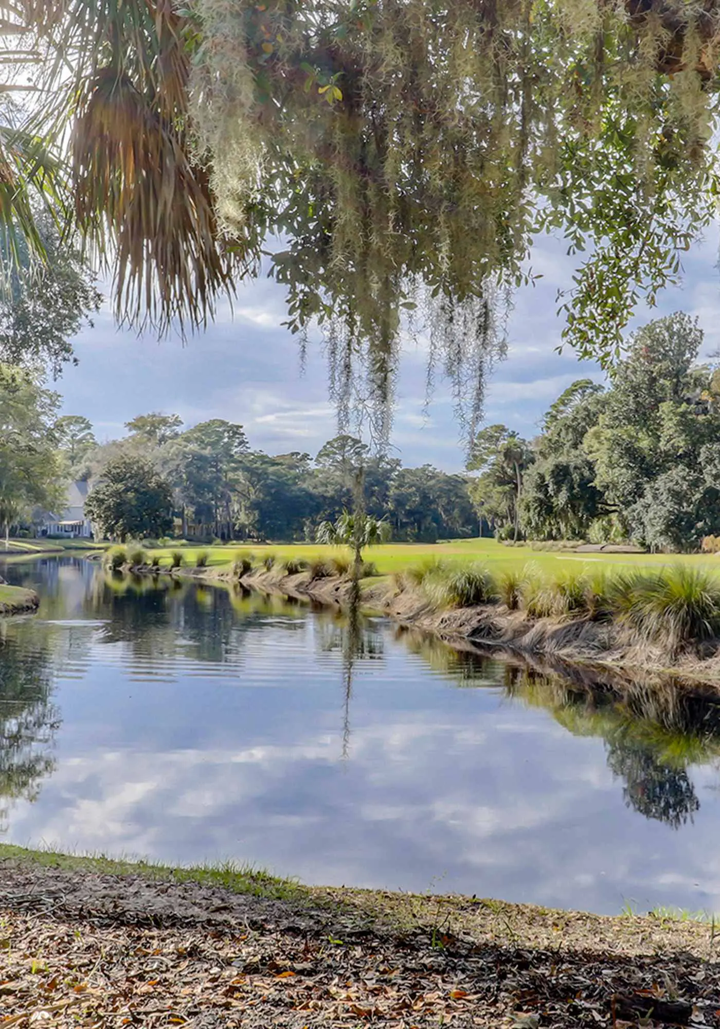 Dog-Friendly with pool, tennis, covered deck, beach nearby + golf views