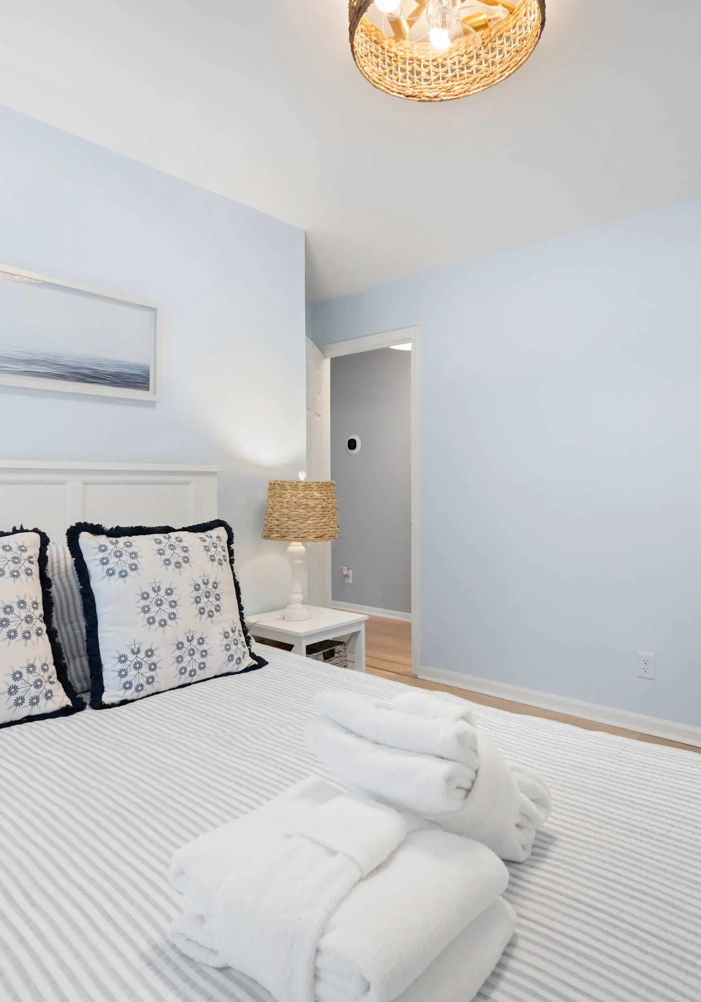 Dog-Friendly with pool, tennis, covered deck, beach nearby + golf views