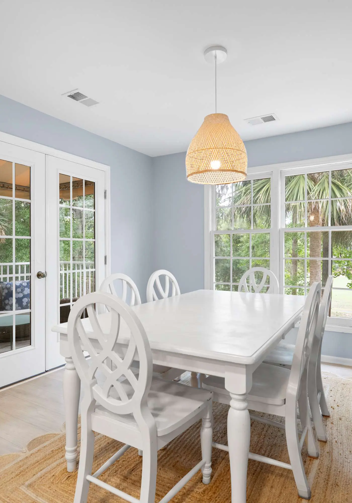 Dog-Friendly with pool, tennis, covered deck, beach nearby + golf views