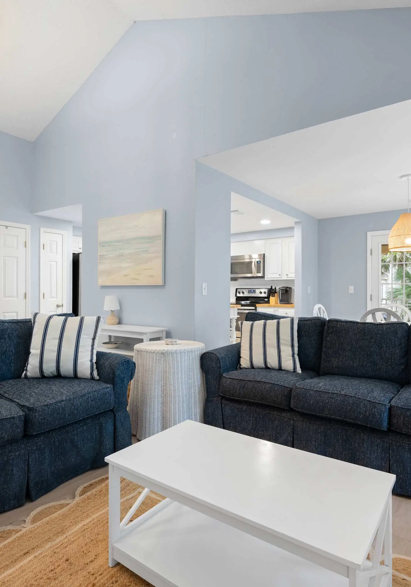 Dog-Friendly with pool, tennis, covered deck, beach nearby + golf views