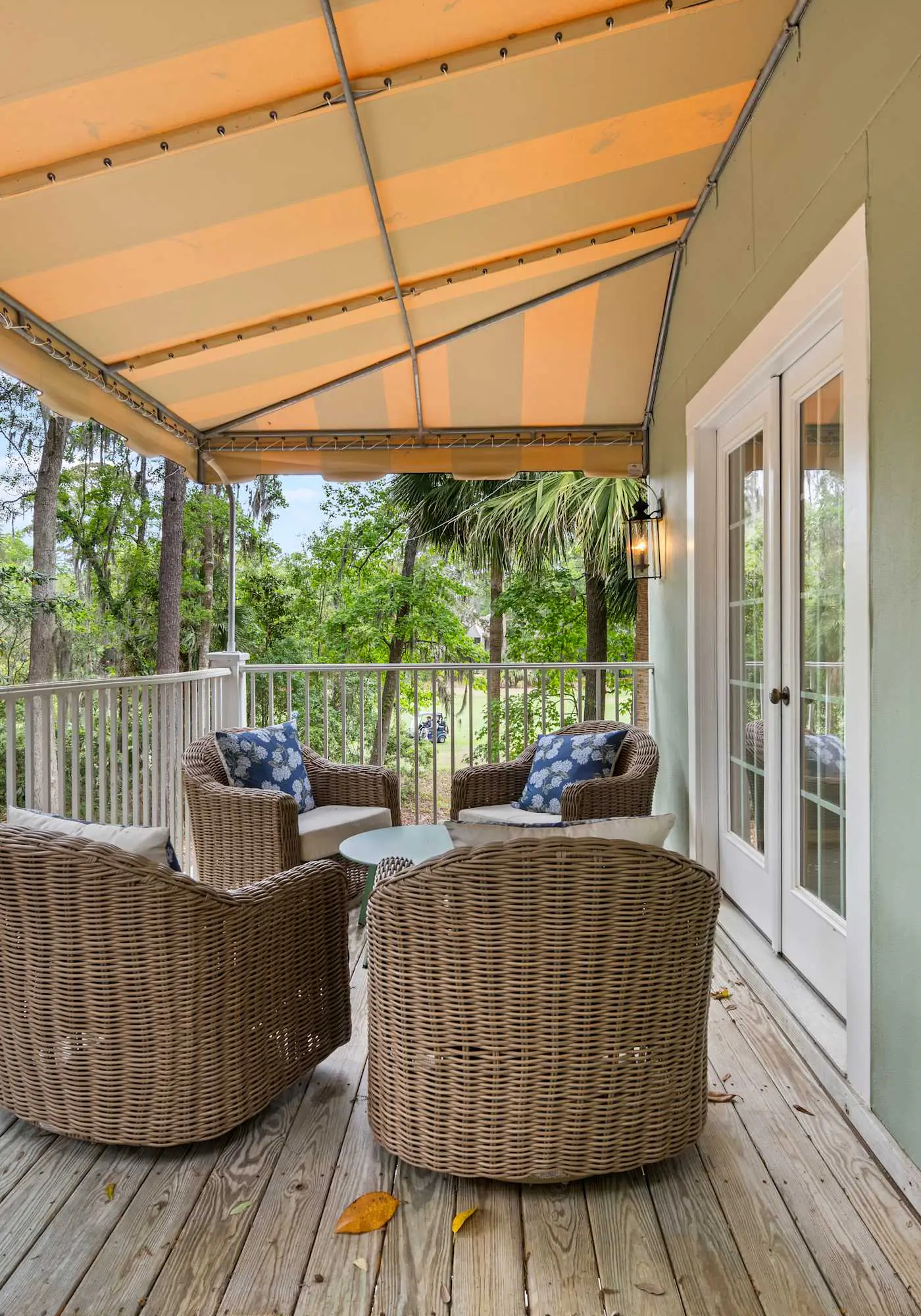 Dog-Friendly with pool, tennis, covered deck, beach nearby + golf views