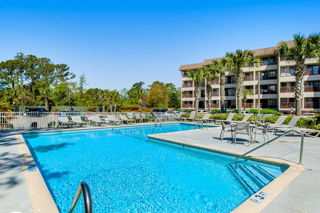 Beachfront condo w pool, tennis and pickleball, gym & balcony