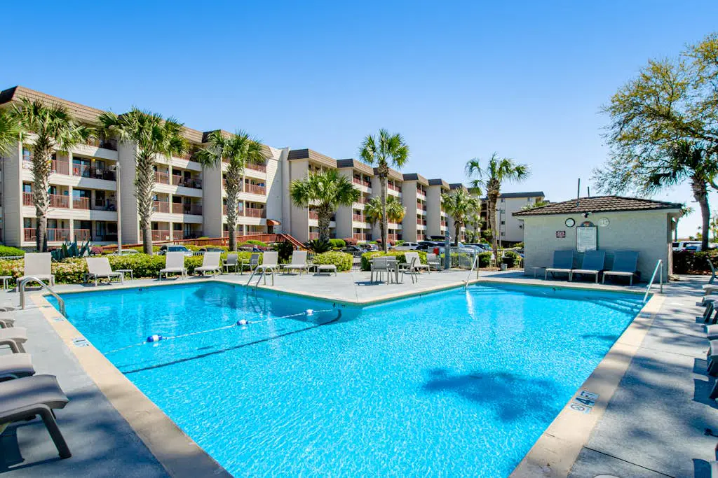 Beachfront condo w pool, tennis and pickleball, gym & balcony