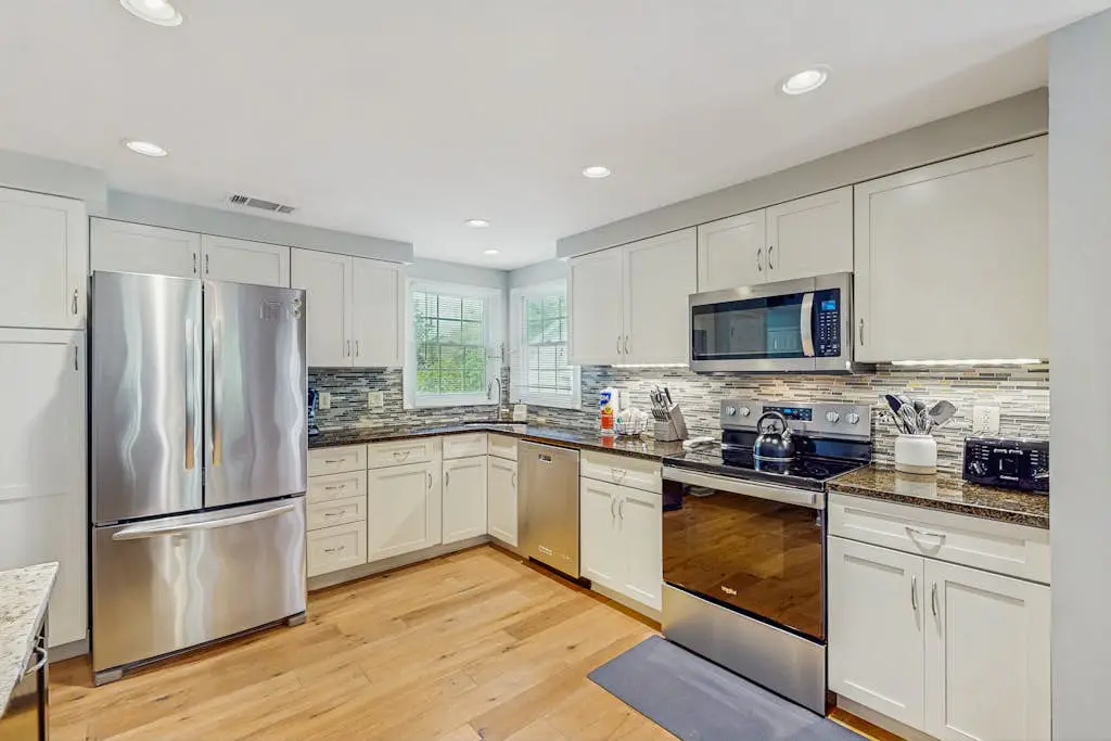 Golf course view condo near walking trails, Van der Meer & Shipyard beach