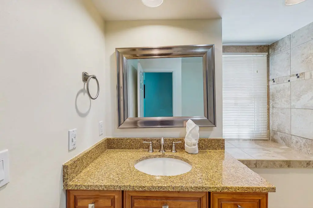 Golf course view condo near walking trails, Van der Meer & Shipyard beach