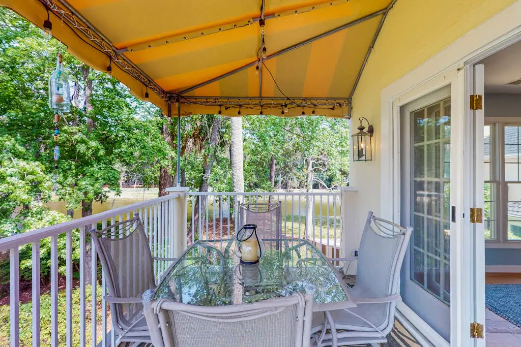 Golf course view condo near walking trails, Van der Meer & Shipyard beach
