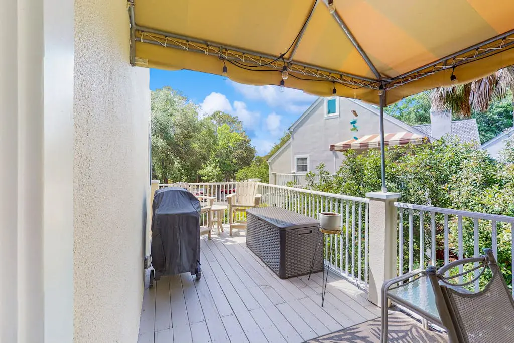 Golf course view condo near walking trails, Van der Meer & Shipyard beach