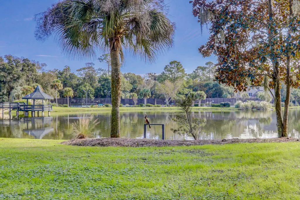 Golf course view condo near walking trails, Van der Meer & Shipyard beach