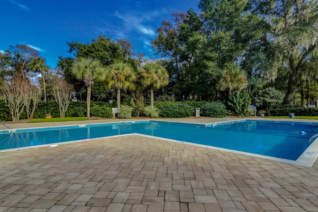 Golf course view condo near walking trails, Van der Meer & Shipyard beach
