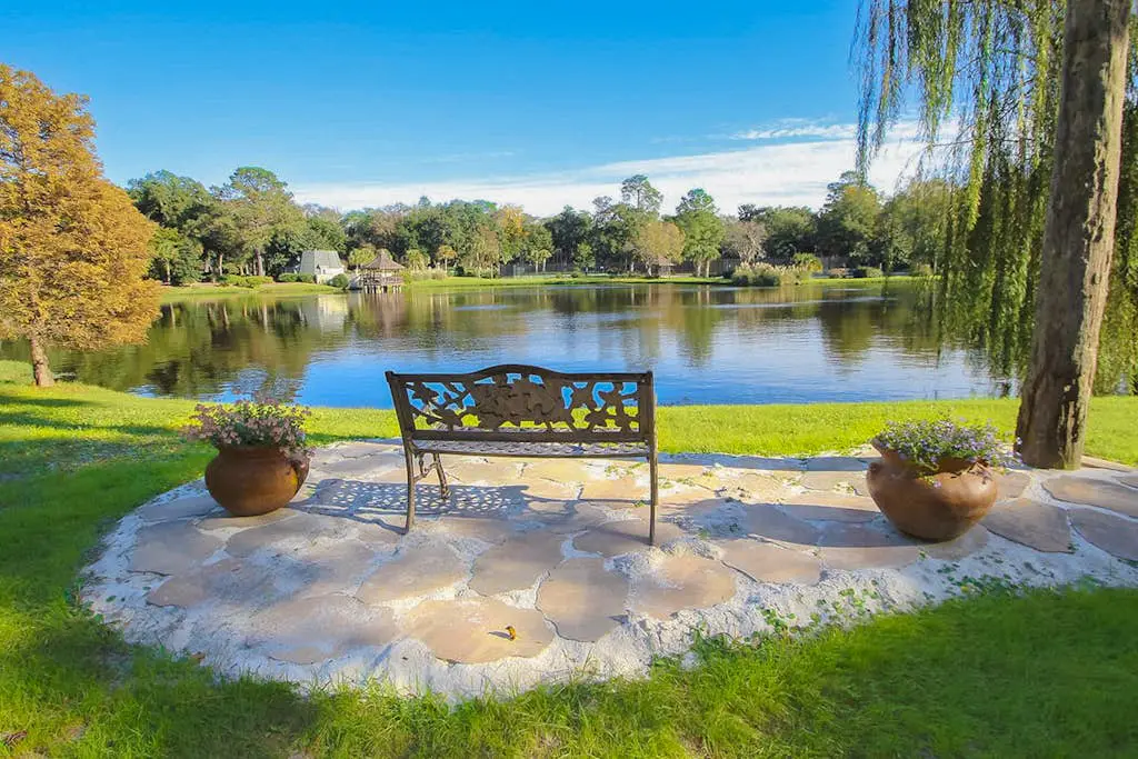 Golf course view condo near walking trails, Van der Meer & Shipyard beach