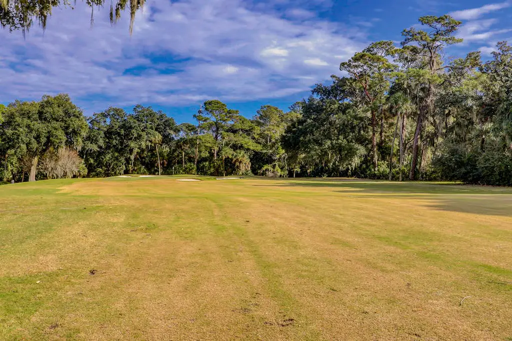 Golf course view condo near walking trails, Van der Meer & Shipyard beach